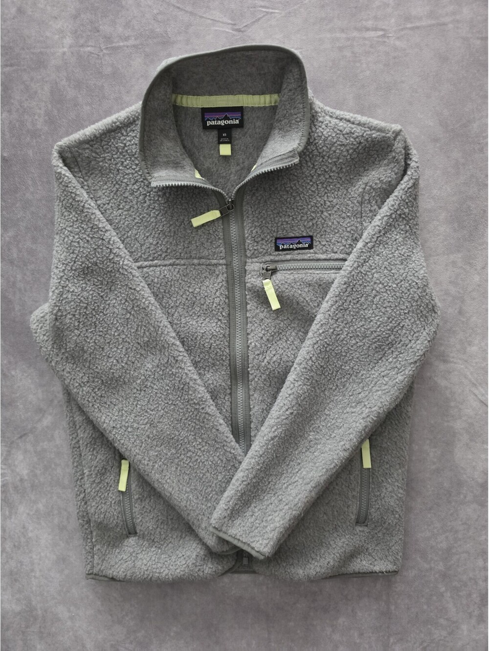 SKU0242 Patagonia Women’s XS Retro Pile Fleece Full Zip Jacket Gray Sherpa Cozy